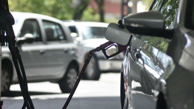 Shell se suma a YPF en la suba de naftas